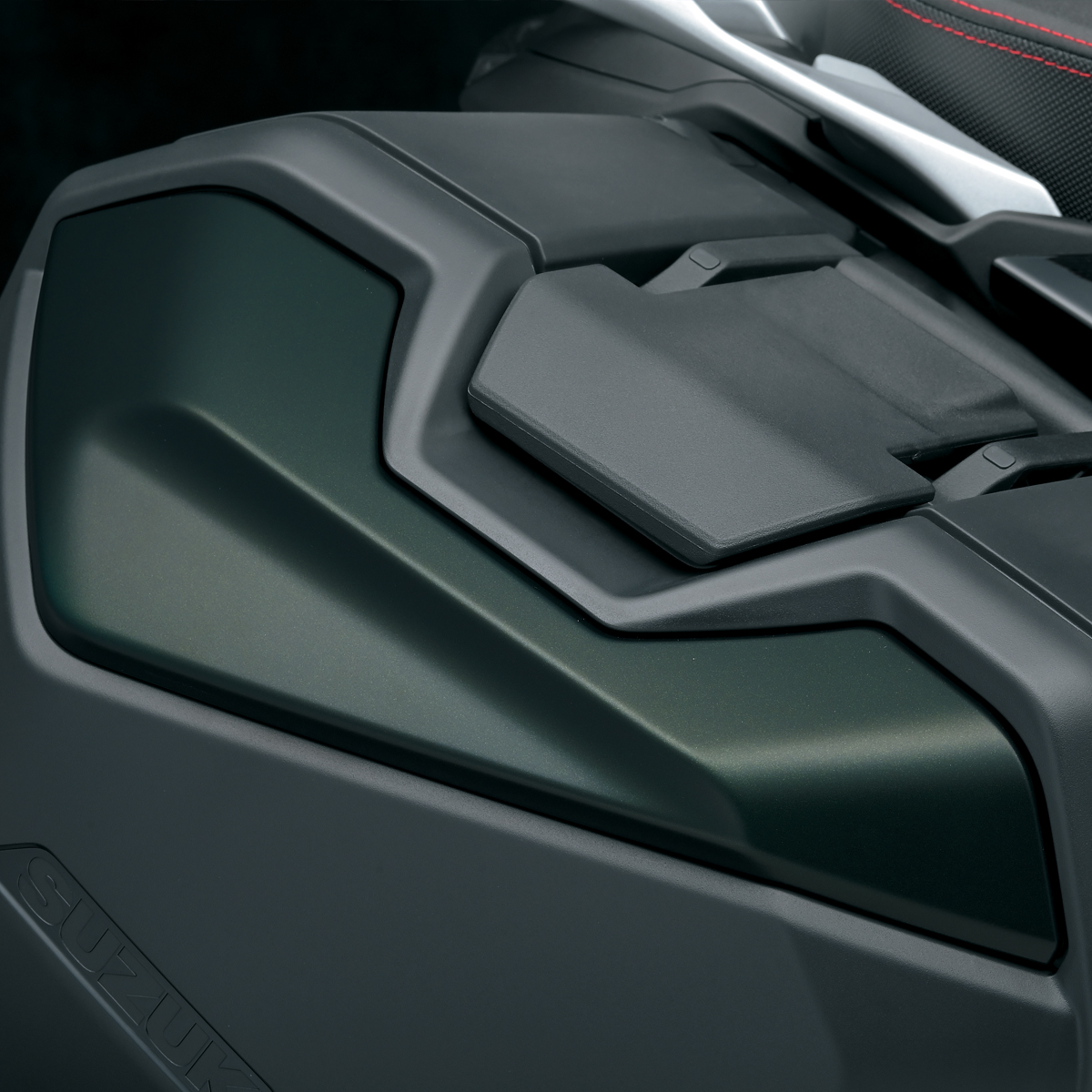 パーツ SIDE WORK Side Case Garnish, Pearl Matte Shadow Green (2024-2025) | Suzuki